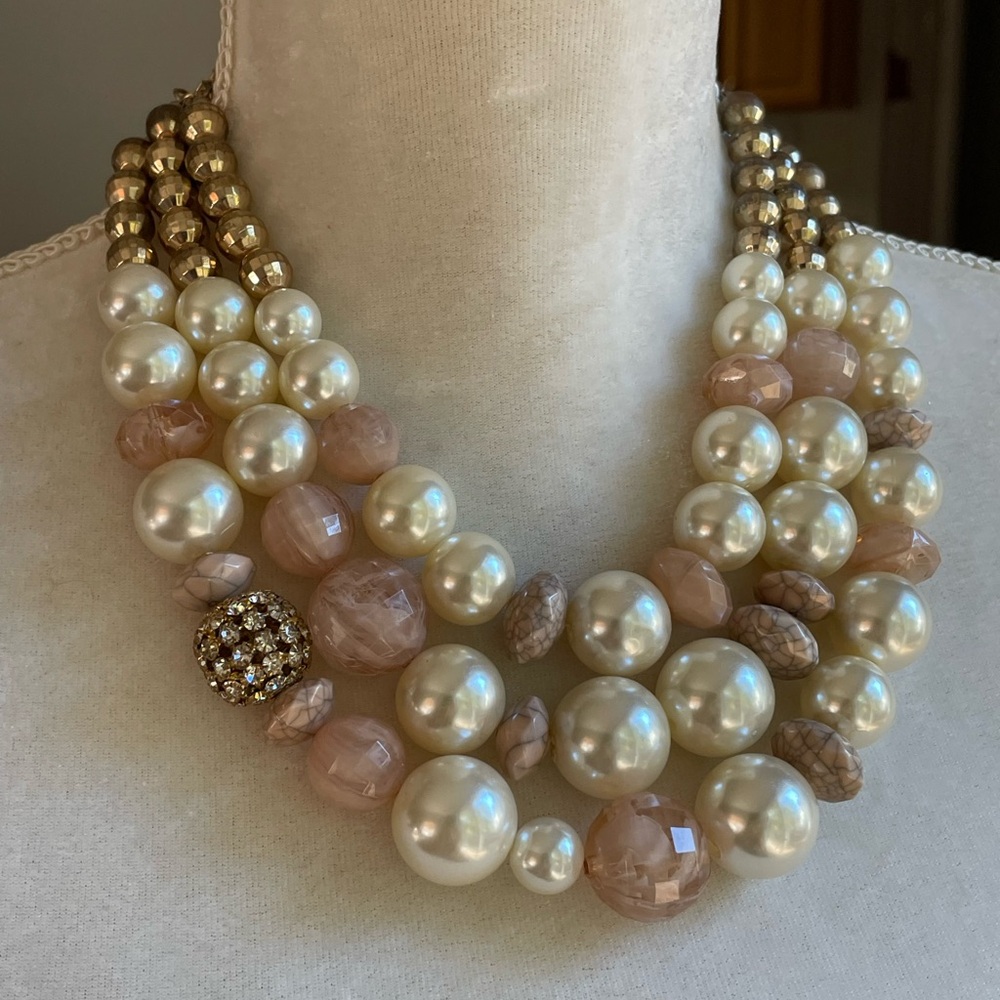 Elegant Faux Pearl Pink & Gold Beaded Necklace.